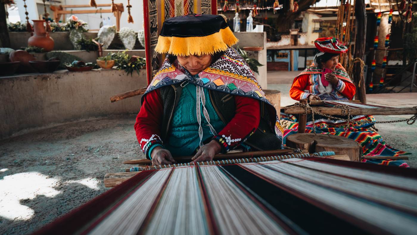 Weaving at the Patacancha cooperative